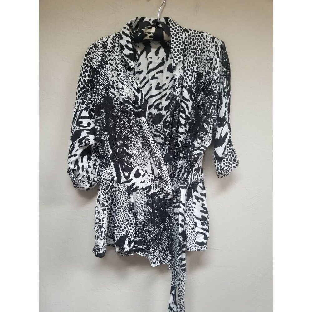 ASOS DESIGN Women Wrap Top Size 6 Mixed Leopard Animal Print Tie Waist Black